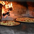 Pizza im Holzbackofen - Foto: Pixabay