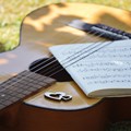 Gitarre und Noten - Foto: pixabay
