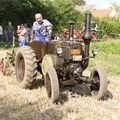 Fritz Wiedemann beackert mit dem Pflug und seinem vorgespannten Lanz-Bulldog das abgeerntete Museumsfeld - Foto: Martin Beer, Museum KulturLand Ries