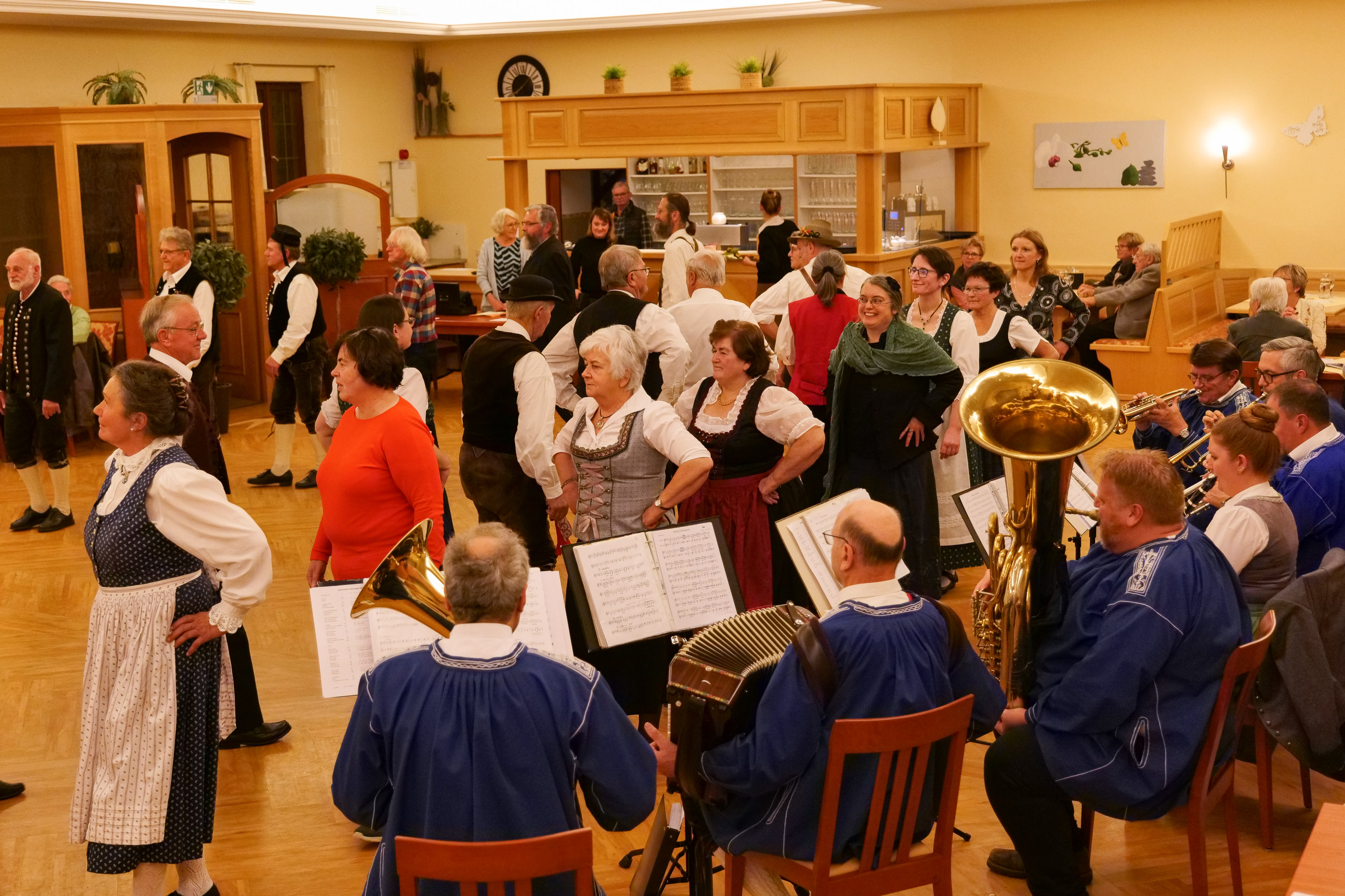 Die Löpsinger Kirbemusikanten spielen am 24. November zum Tanz auf.