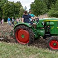 Ein Höhepunkt des Festes ist das Kartoffelroden und -klauben auf dem Museumsfeld - Foto: Matthias Meyer, Museum KulturLand Ries