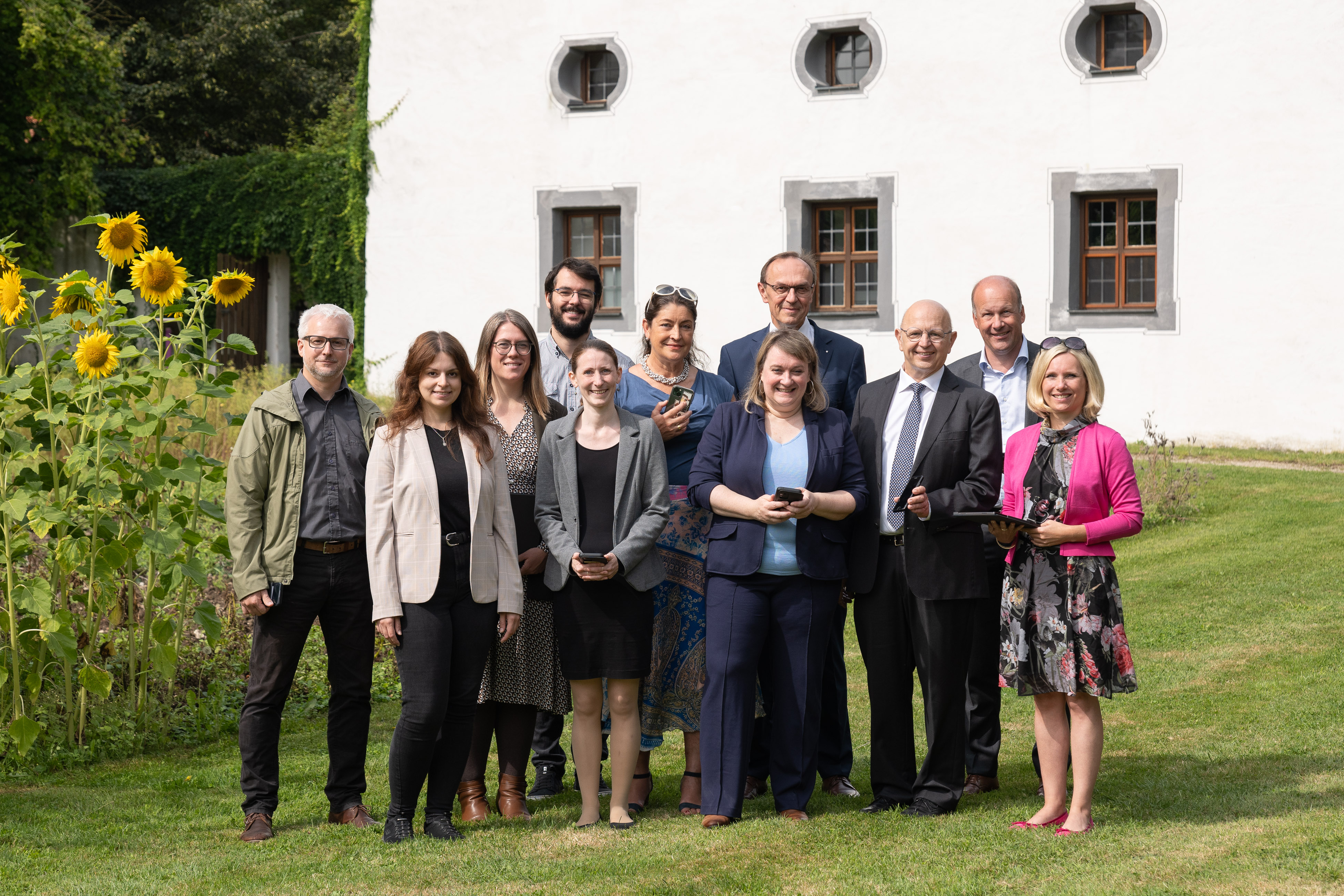 Vorstellung der MuseumsApp im Bienengarten des Museums KulturLand Ries - Foto: Matthias Meyer, Museum KulturLand Ries