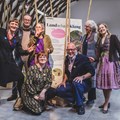 Gruppenfoto des Teams hinter der Wanderausstellung „Land.schafft.Klang“ - Foto: Matthias Ettinger